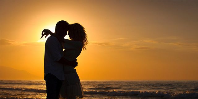 romantic-couples-sunset-boat-trip-with-beach-dinner (8)